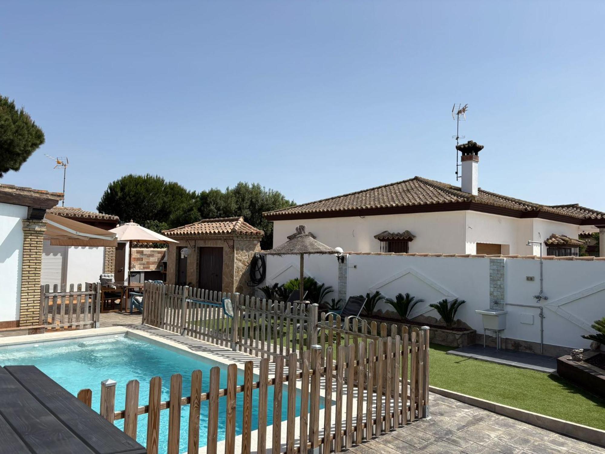 Casa Piscina Privada Vallada & Barbacoa A&c Chiclana de la Frontera